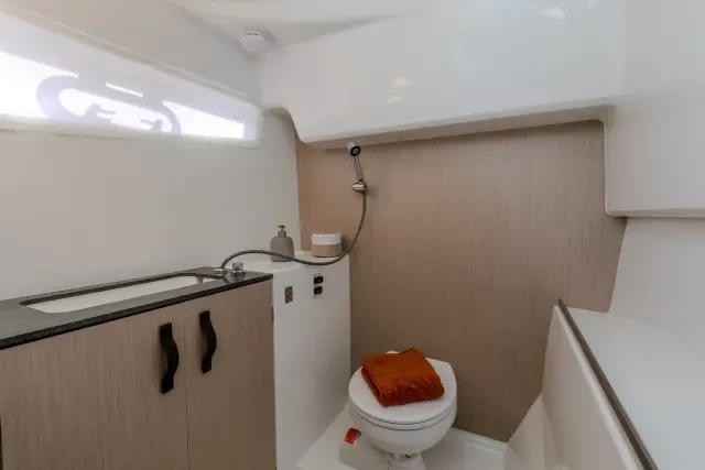 th38_image_interior